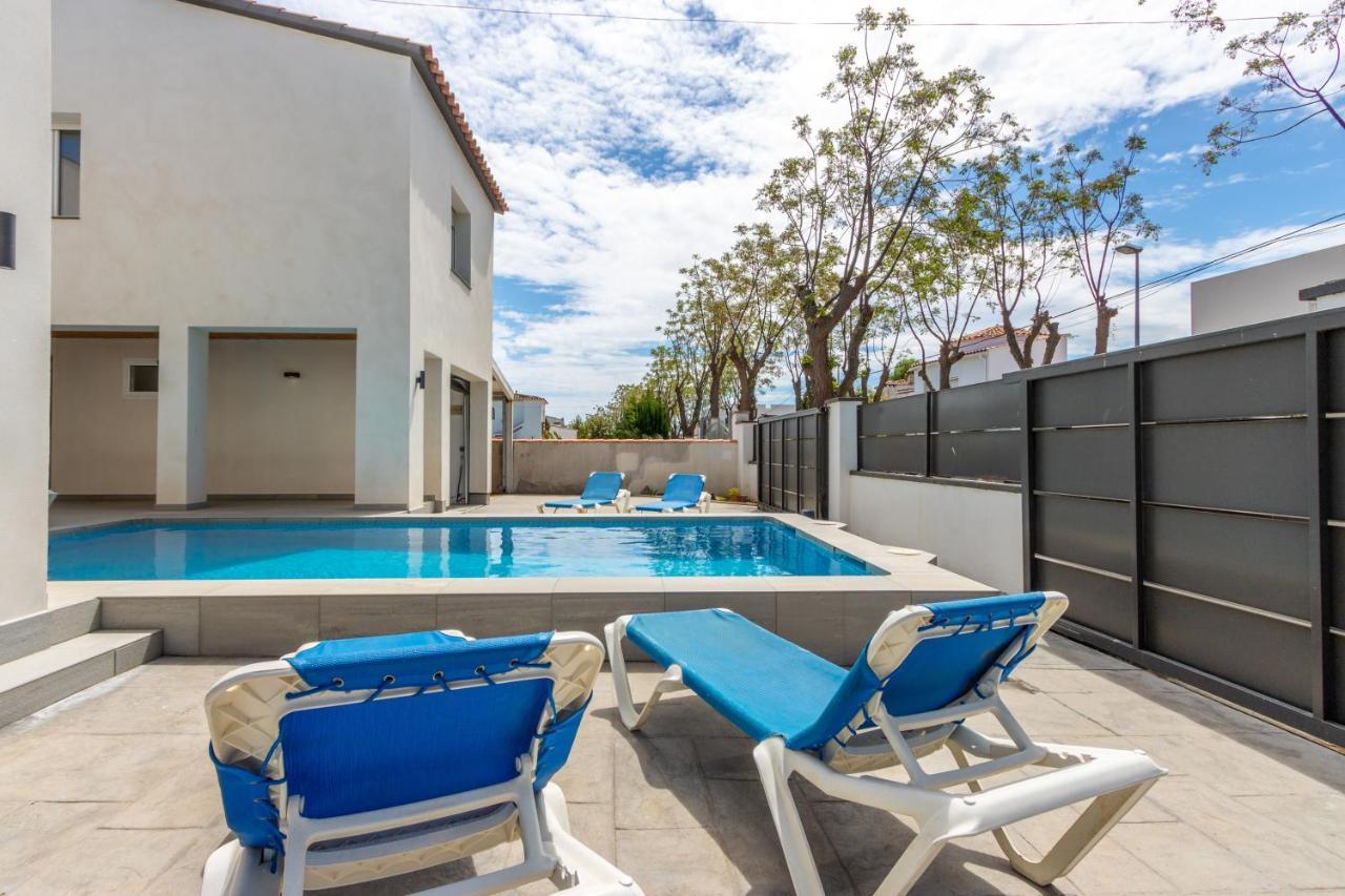 Goldhome - New House With Private Heated Pool, Parking, Wifi, Games Room Empuriabrava Exteriér fotografie