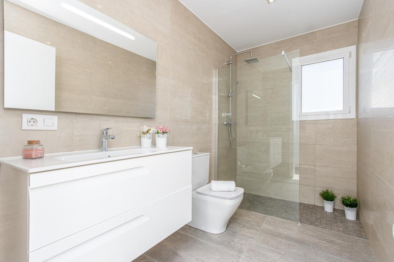 Goldhome - New House With Private Heated Pool, Parking, Wifi, Games Room Empuriabrava Exteriér fotografie