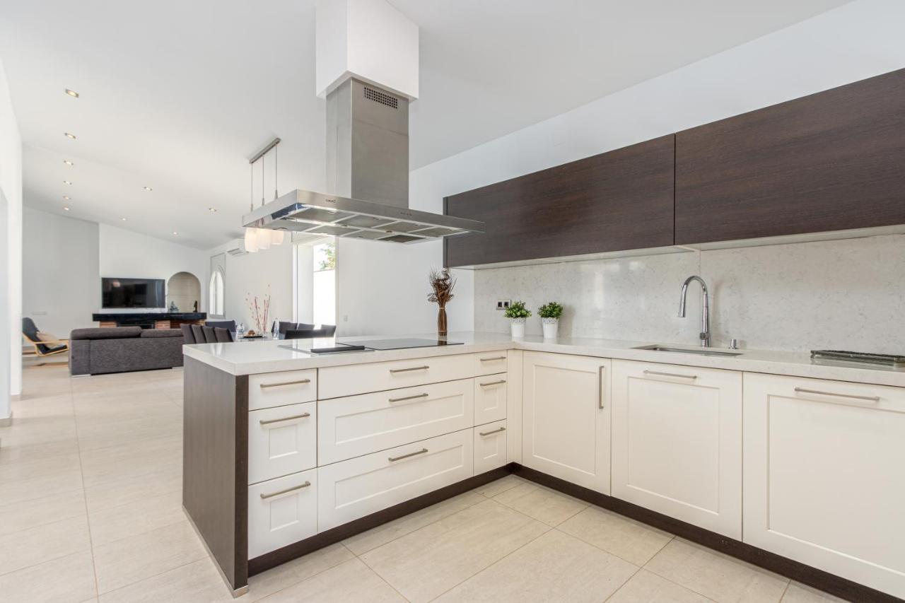Goldhome - New House With Private Heated Pool, Parking, Wifi, Games Room Empuriabrava Exteriér fotografie