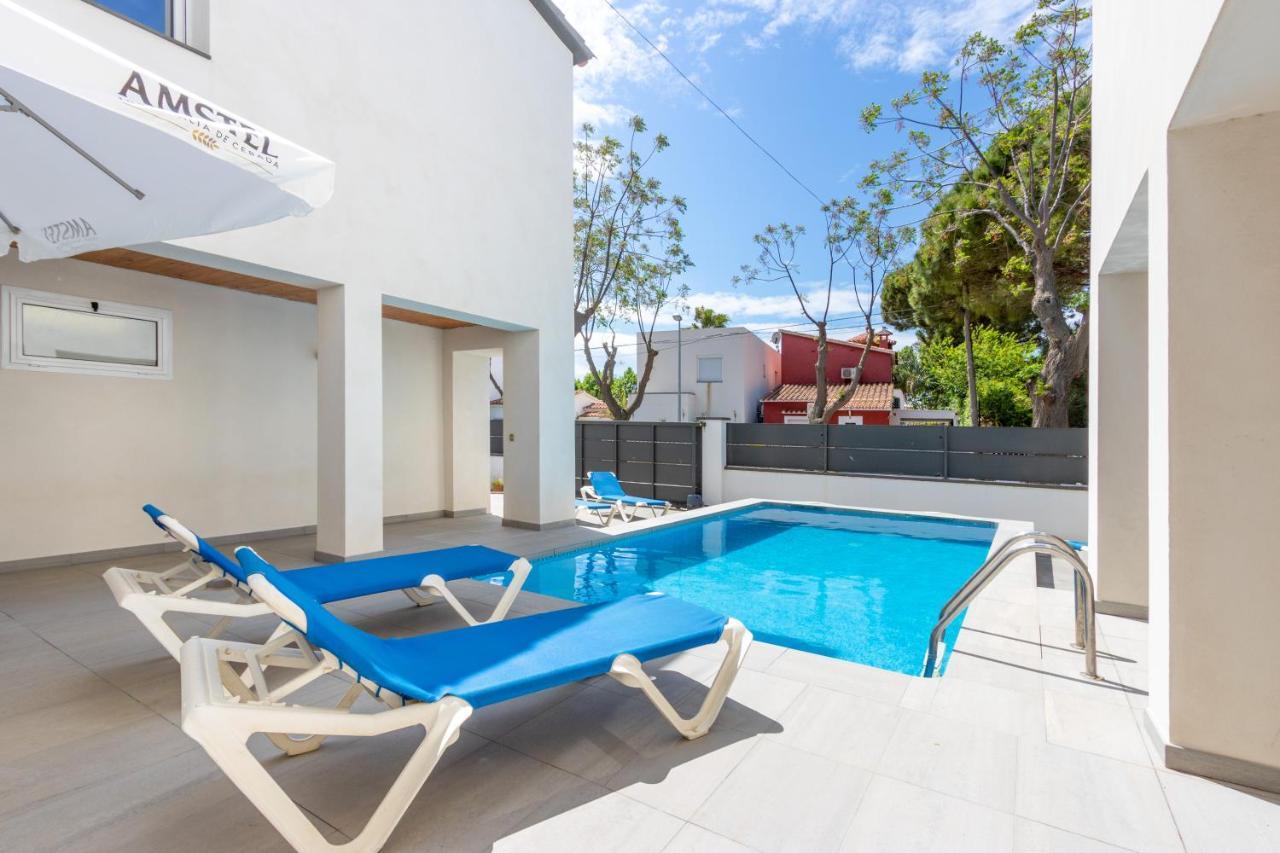 Goldhome - New House With Private Heated Pool, Parking, Wifi, Games Room Empuriabrava Exteriér fotografie