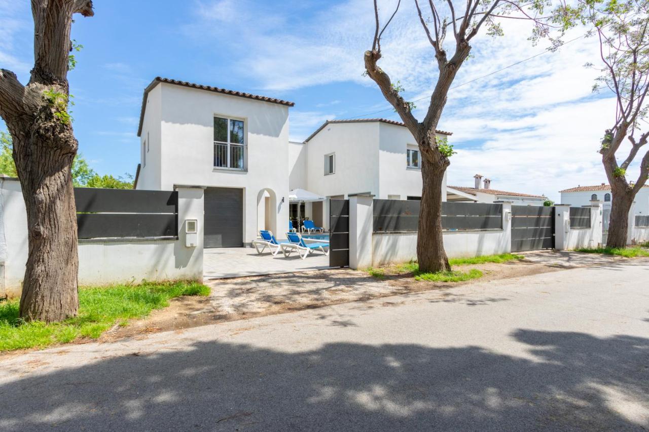 Goldhome - New House With Private Heated Pool, Parking, Wifi, Games Room Empuriabrava Exteriér fotografie