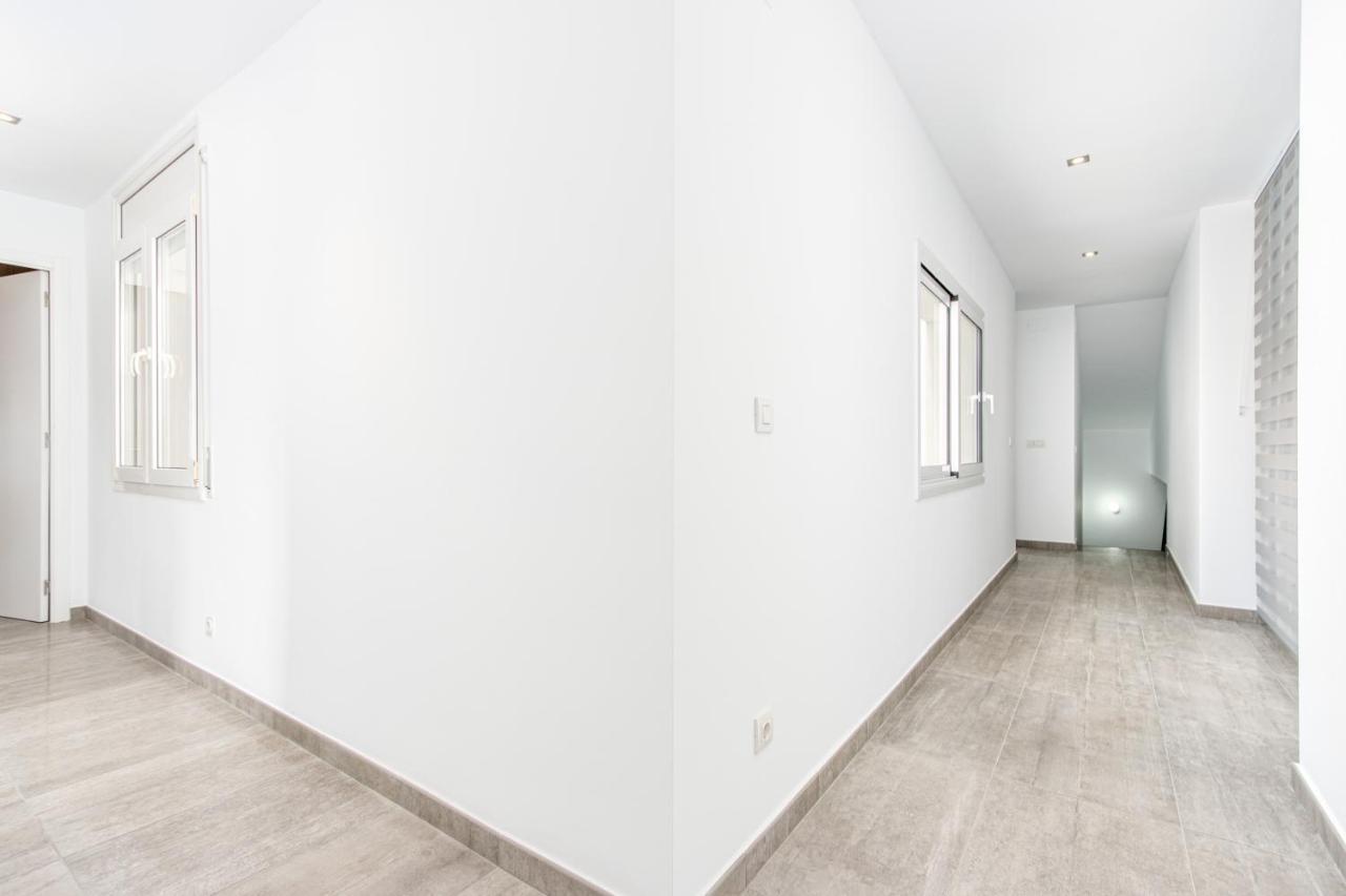 Goldhome - New House With Private Heated Pool, Parking, Wifi, Games Room Empuriabrava Exteriér fotografie
